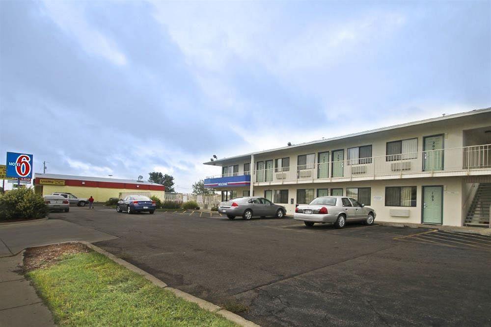 Motel 6 Manhattan Kansas エクステリア 写真