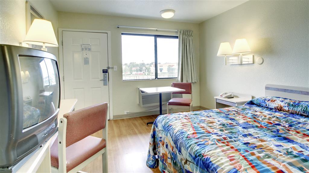 Motel 6 Manhattan Kansas 部屋 写真