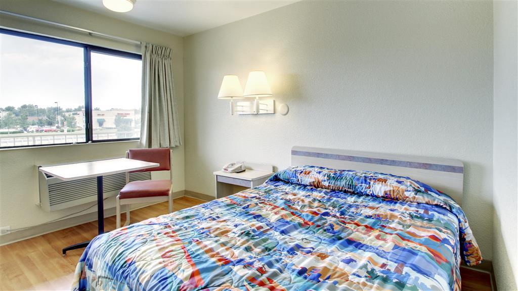 Motel 6 Manhattan Kansas 部屋 写真