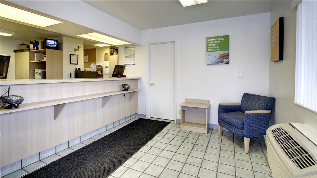 Motel 6 Manhattan Kansas インテリア 写真